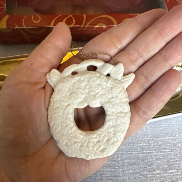 Avon Exclusive 2001 Set of 3 Bisque Porcelain Ornaments/24K Gold Accent - Picture 6 of 10